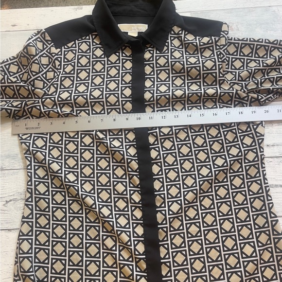 Michael Michael Kors Square Diamond Pattern Hidden Button Long Sleeve Blouse 4 - Picture 7 of 9